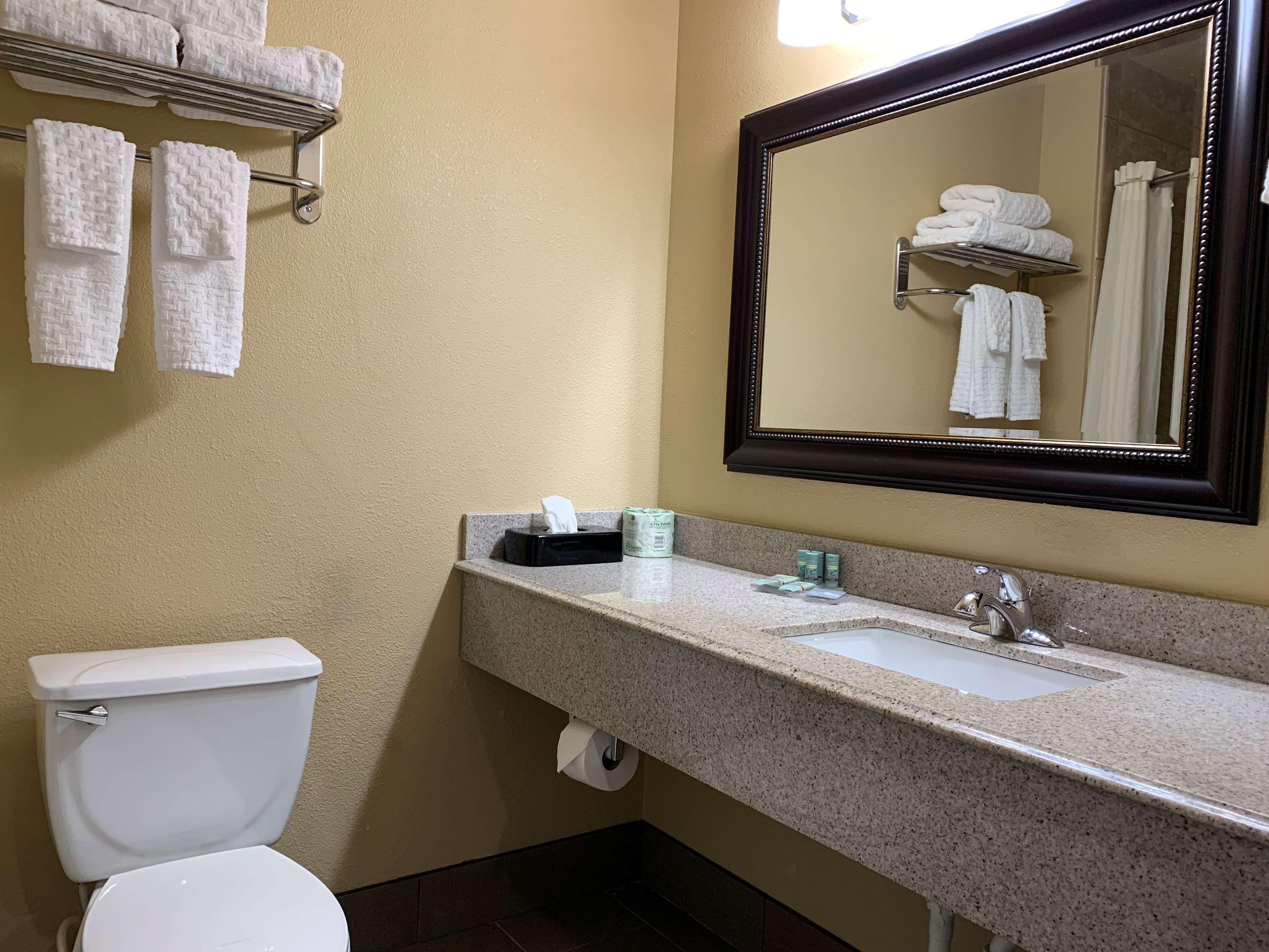 Comfort Inn Saint Paul East Oakdale Buitenkant foto