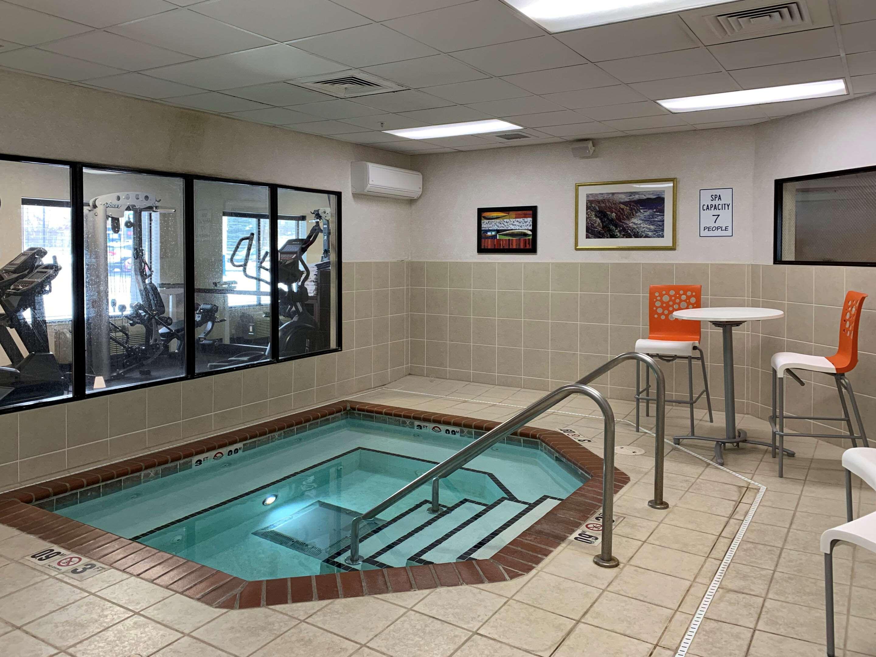 Comfort Inn Saint Paul East Oakdale Buitenkant foto