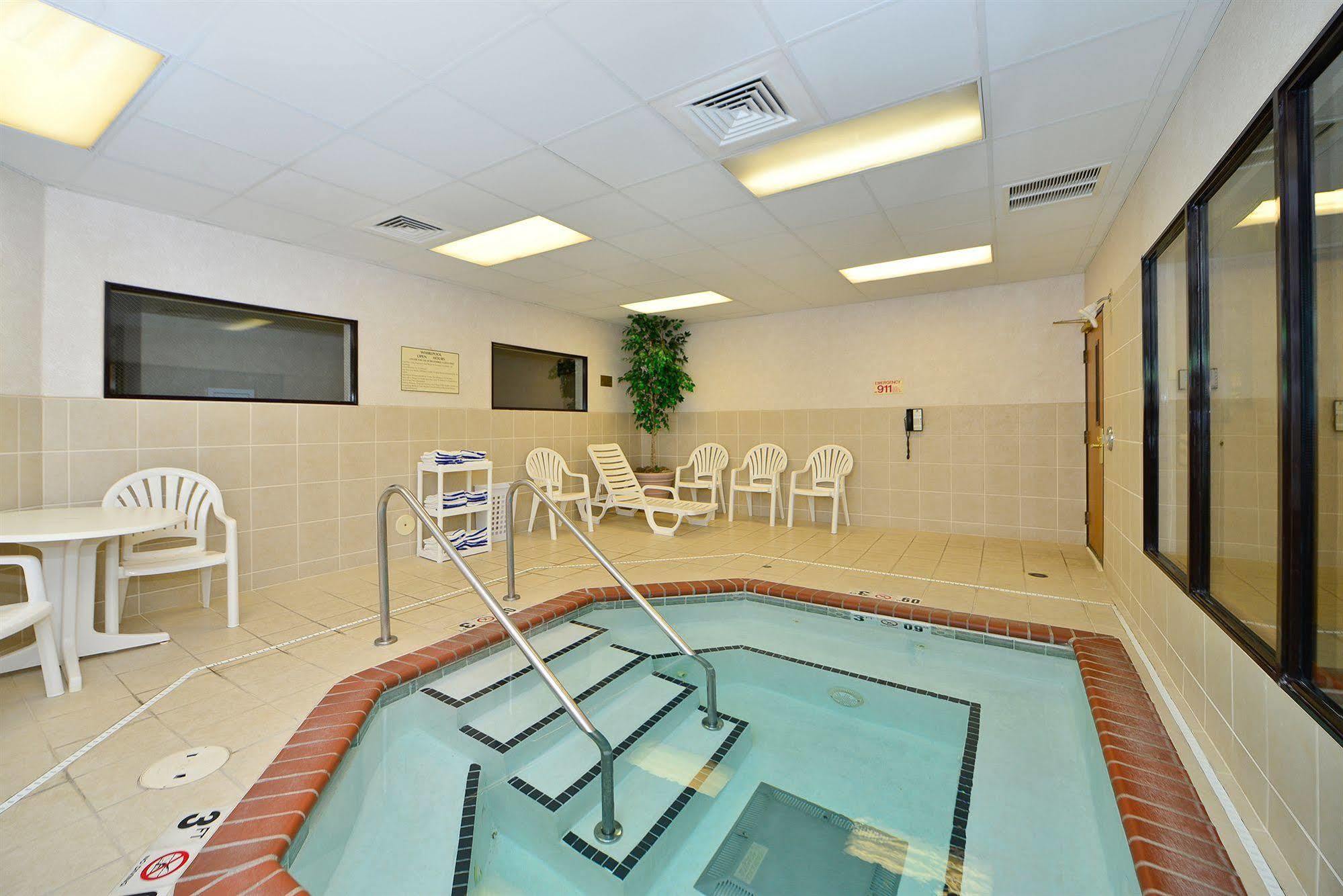 Comfort Inn Saint Paul East Oakdale Buitenkant foto